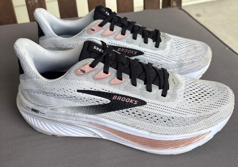 Brooks Ghost 17 Running Shoe, White/ Rose Gold/ Pink, Women's 9